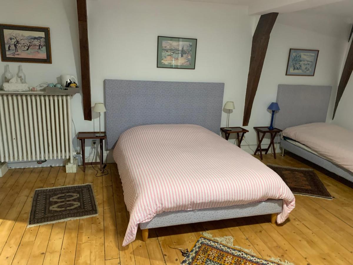 Le Manoir Des Breholles Bed & Breakfast Goustranville Exterior photo