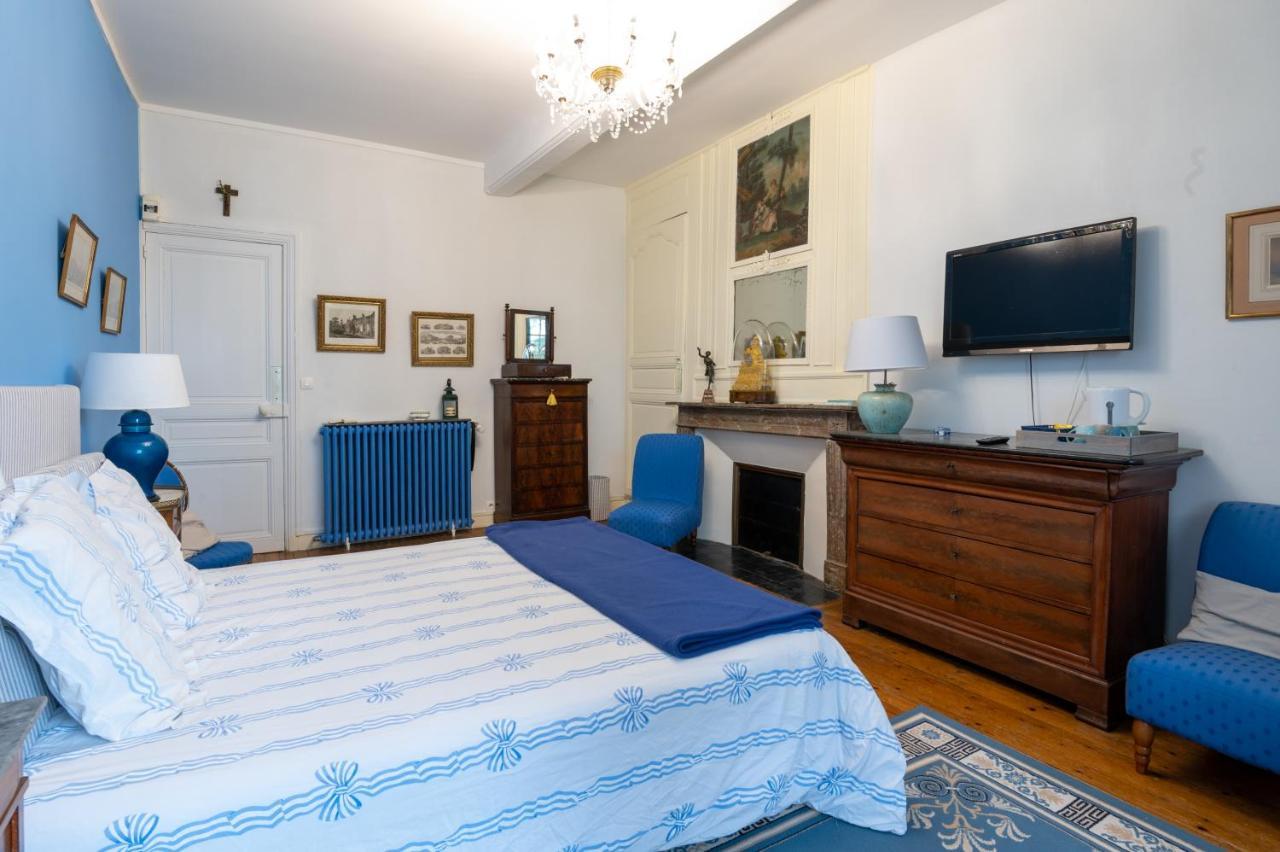 Le Manoir Des Breholles Bed & Breakfast Goustranville Exterior photo