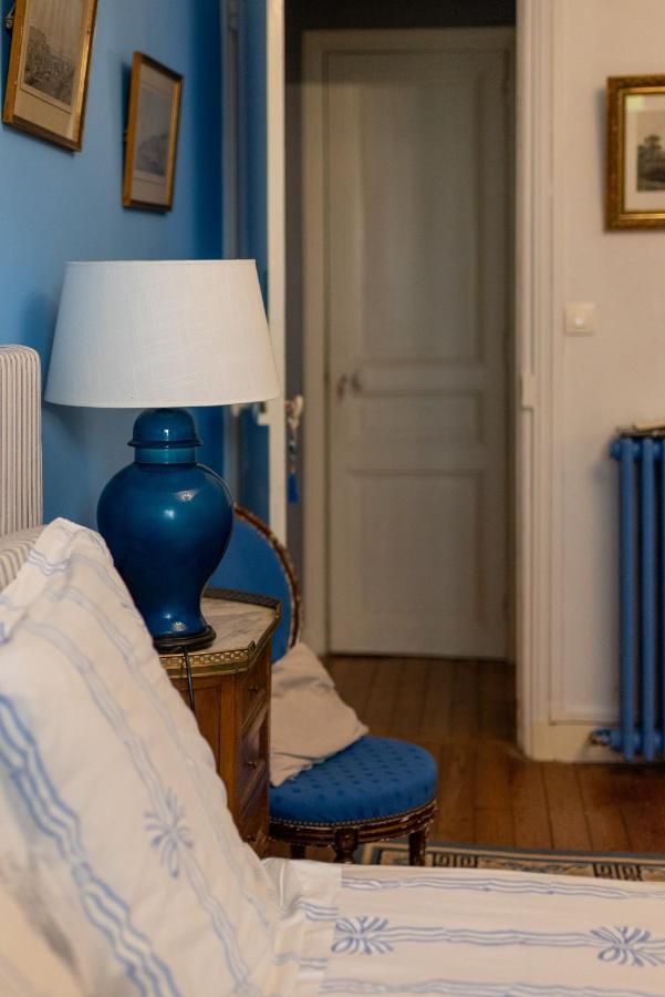 Le Manoir Des Breholles Bed & Breakfast Goustranville Exterior photo